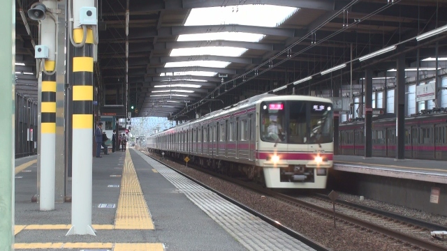 8000系