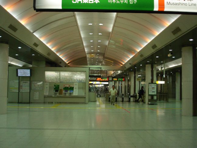 京葉線ホームの真上に当たる部分