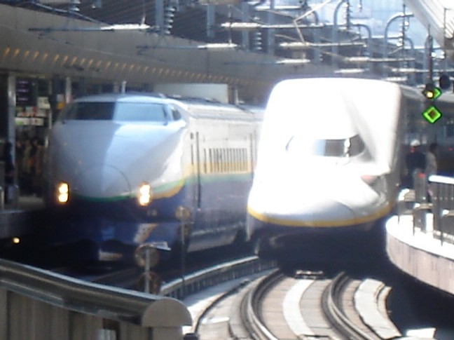 200系とE4系