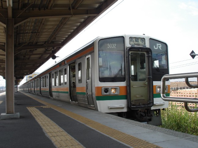 211系