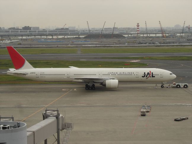 JAL 777-300