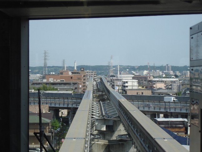 多摩都市モノレール 甲州街道−万願寺 間