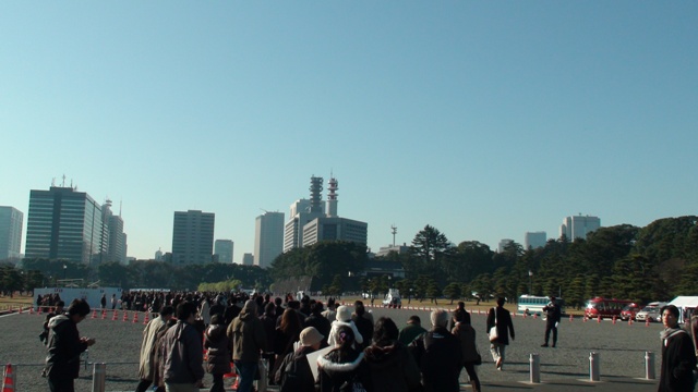皇居正門へ