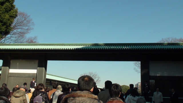 丸の内側を望む