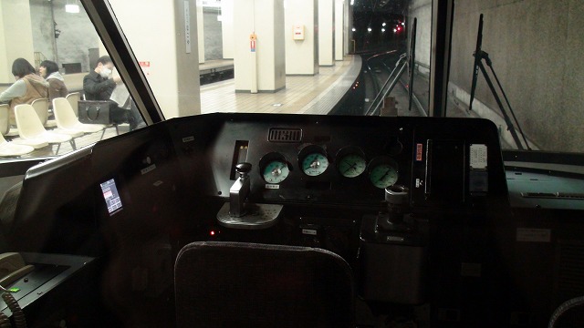 アーバンライナーplus 運転台