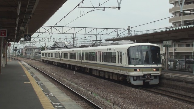 221系