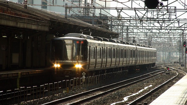 223系