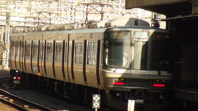 223系