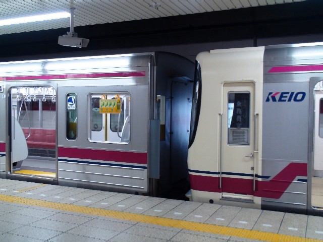京王8000系 8714F