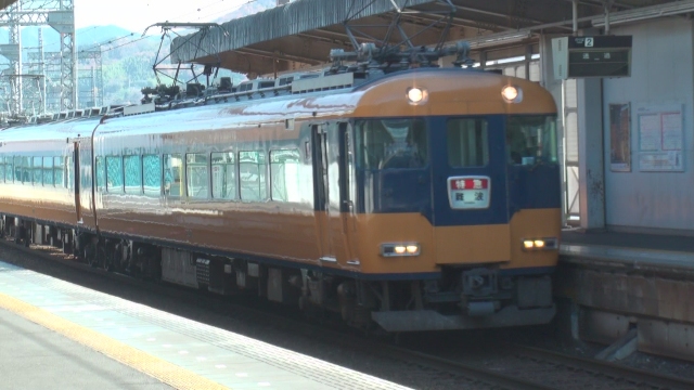 通過電車 難波行き特急